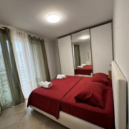 Diem Apartment Near Pazari I Ri Tirana Exterior foto