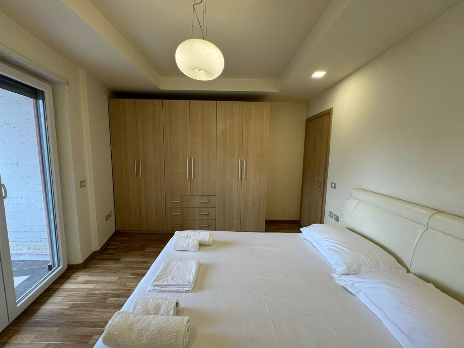 Diem Apartment Near Pazari I Ri Tirana Exterior foto