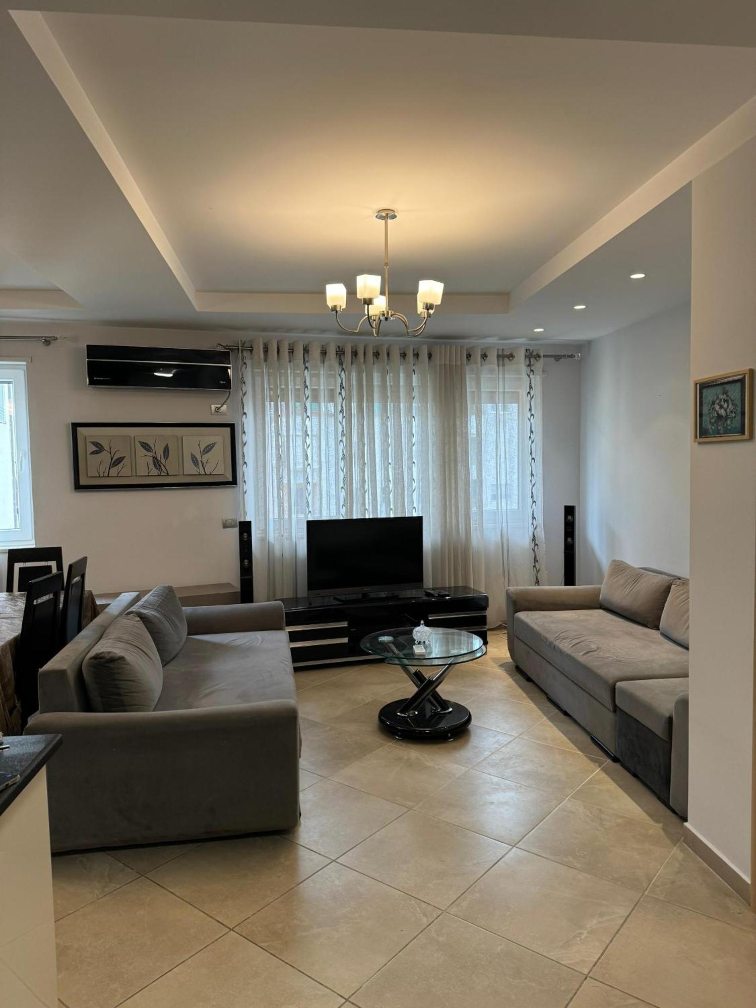 Diem Apartment Near Pazari I Ri Tirana Exterior foto