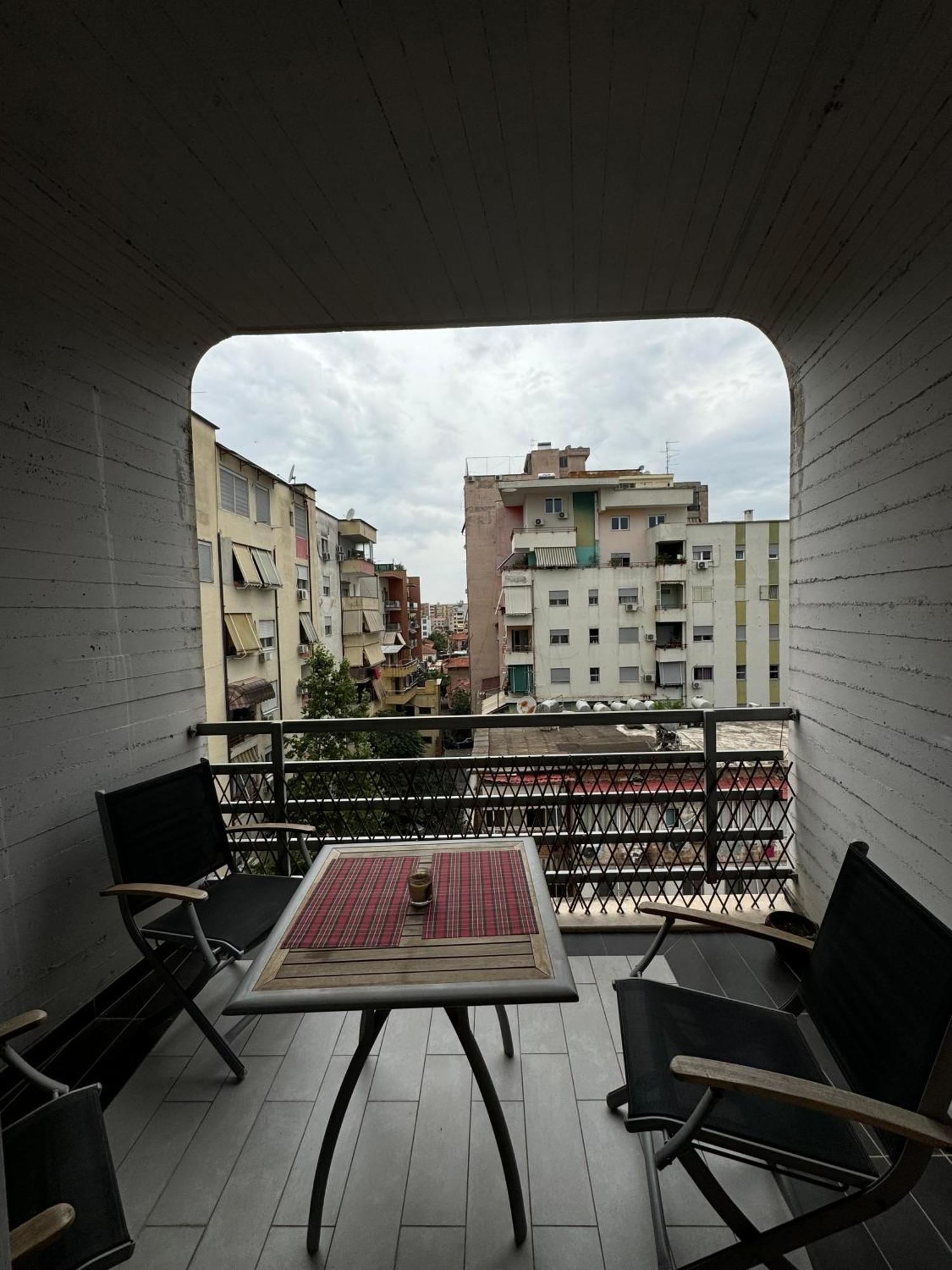 Diem Apartment Near Pazari I Ri Tirana Exterior foto